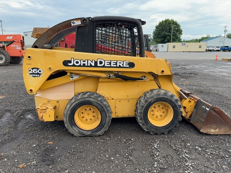 john-deere-260-image-5