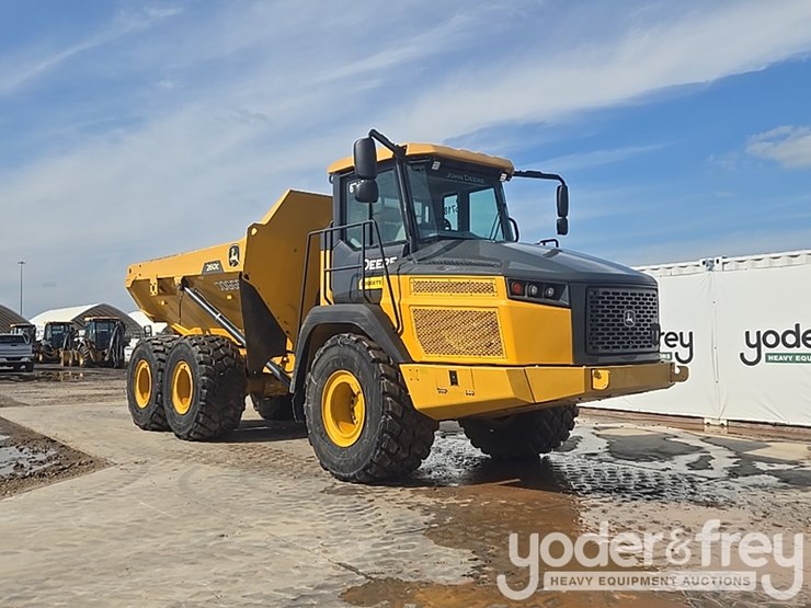 2023-deere-260e-image-7