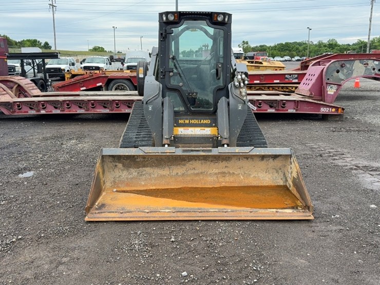new-holland-c245-image-2