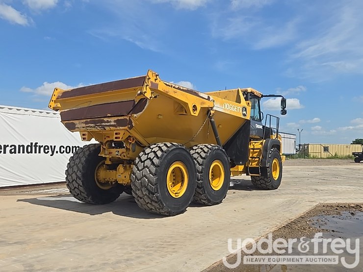 2023-deere-260e-image-5