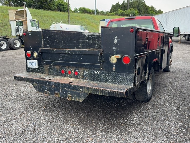 2005-chevrolet-3500-image-10