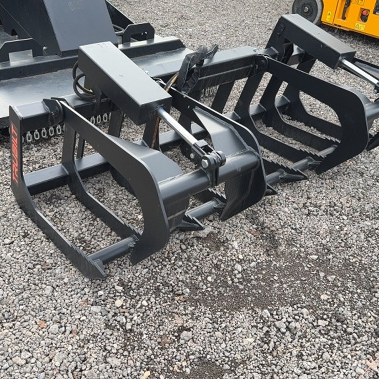 #2082 • 72" SKID STEER 2 CYLINDER SKELETON GRAPPLE