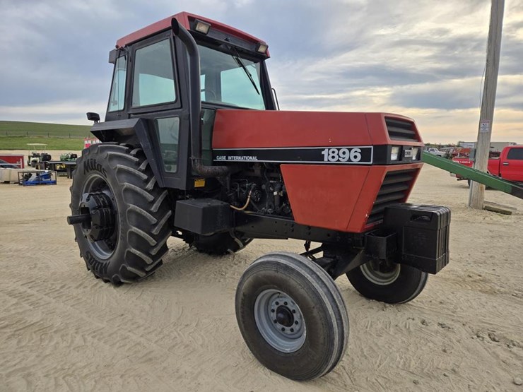 1989-case-ih-1896-image-4