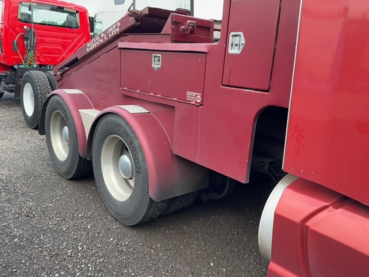 2014-kenworth-t660-image-6