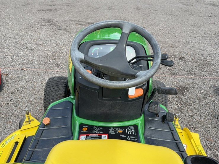 john-deere-x740-image-11