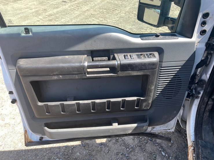 2013-ford-f250-image-27
