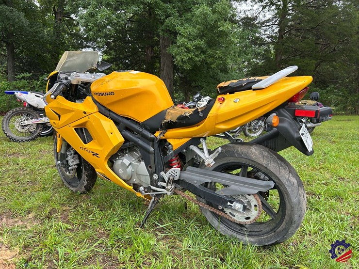 2008-hyosung-gt650-motorcycle-image-2