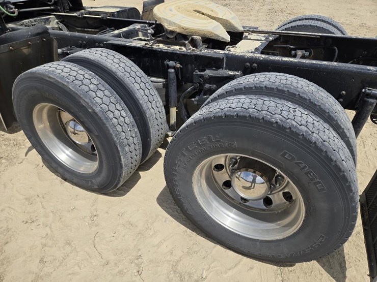 2018-kenworth-t680-image-15