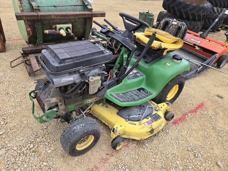 john-deere-lx279-image-1