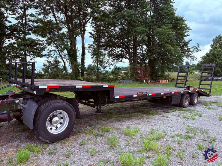1995-cherokee-t/a-step-deck-equipment-trailer-image-1
