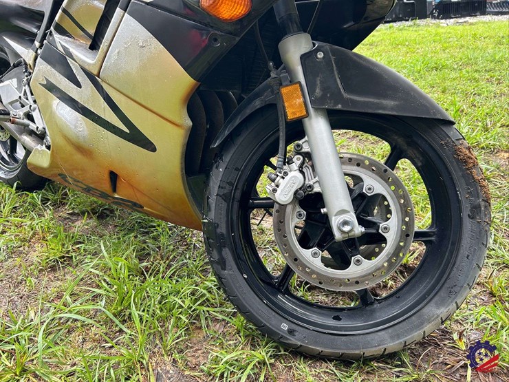 1994-honda-cbr600f-motorcycle-image-16