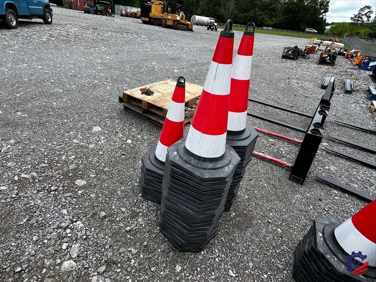 unused-2026-ce-irstc-safety-traffic-cones-image-4