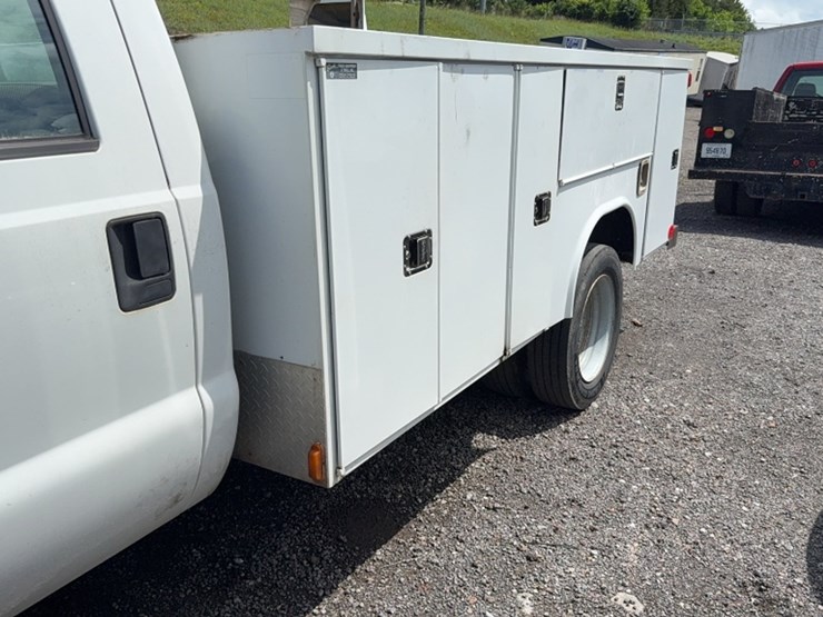 2005-ford-f450-image-17