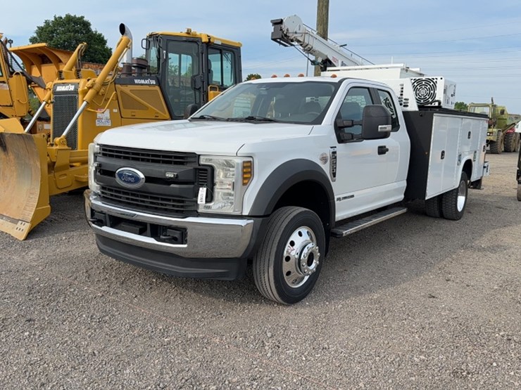 2019-ford-f550-image-1
