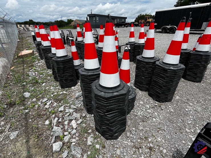 unused-2026-ce-irstc-safety-traffic-cones-image-5
