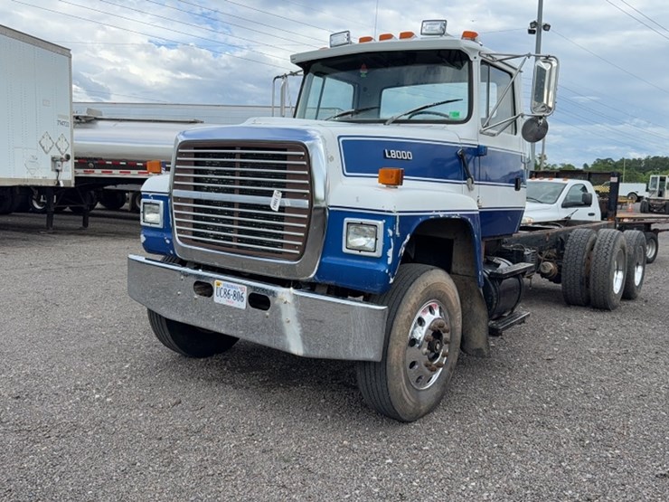 1992-ford-f8000-image-1
