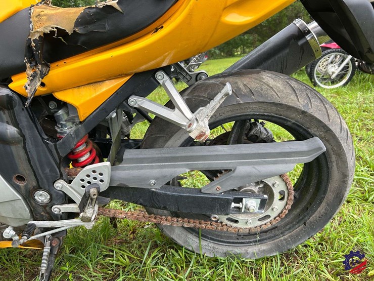 2008-hyosung-gt650-motorcycle-image-13