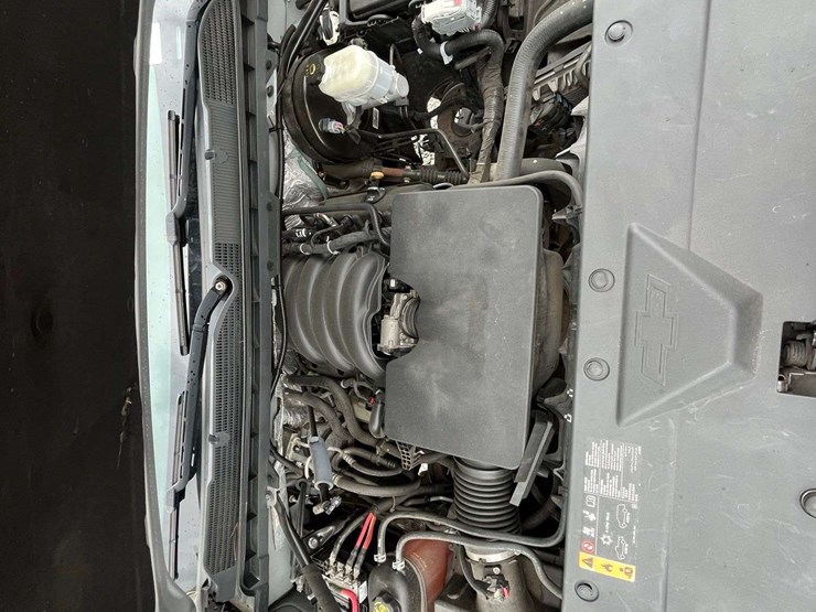 2017-chevrolet-silverado-lt-pickup-truck-image-52