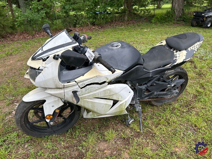 2008-kawasaki-ninja-250r-motorcycle-image-1