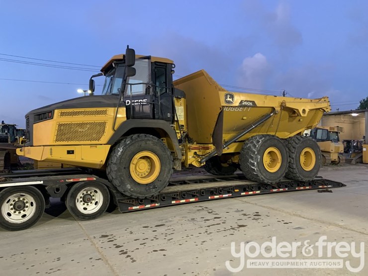 2023-deere-260e-image-1
