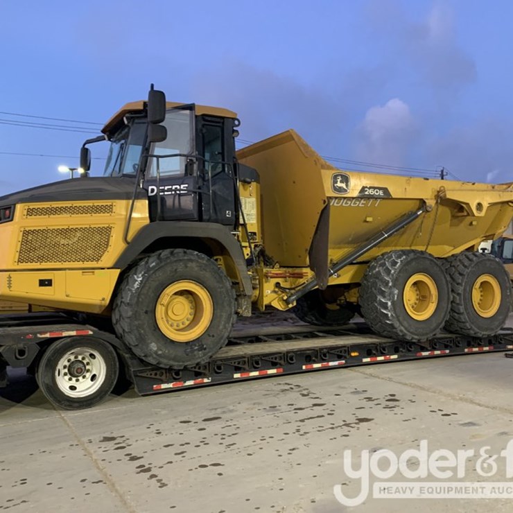 2023 DEERE 260E