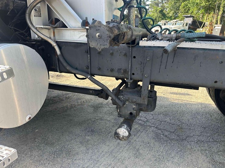2001-mack-ch613-image-21