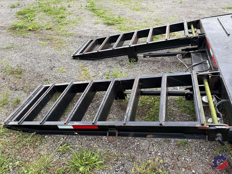 1995-cherokee-t/a-step-deck-equipment-trailer-image-42