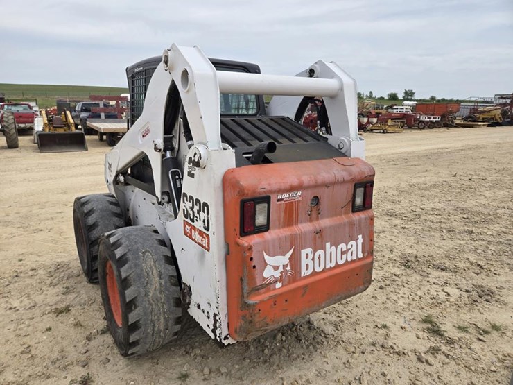 2009-bobcat-s330-image-8