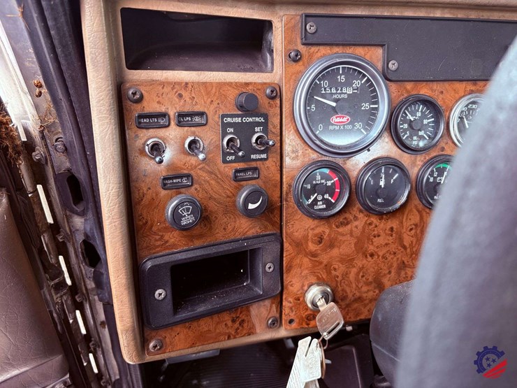 2006-peterbilt-335-image-64