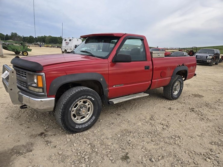 2000-chevrolet-3500-image-19