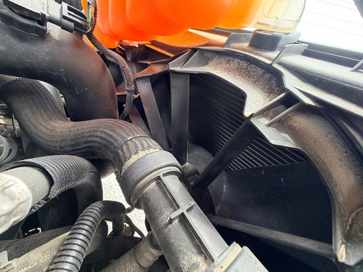 2017-ford-f150-image-38