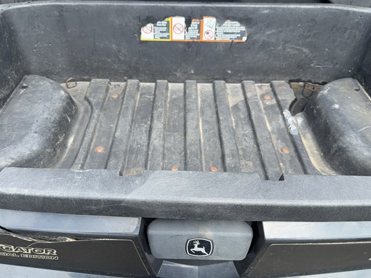 #3086-•-2019-john-deere-xuv-590m-utv-image-8