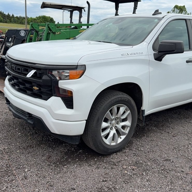 #3014 • 2022 CHEVY SILVERADO PICKUP TRUCK