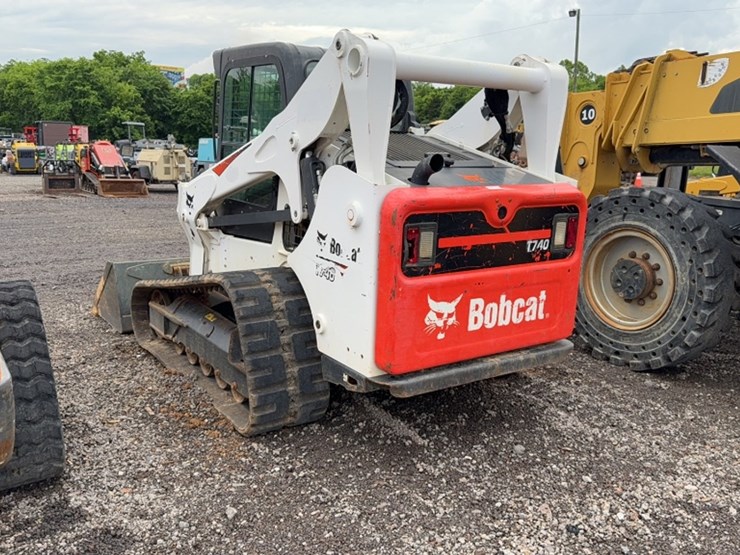 2018-bobcat-t740-image-10
