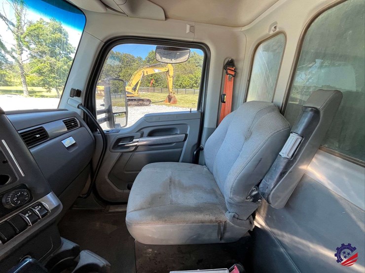 2017-kenworth-t680-image-77