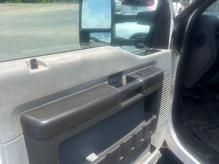 2015-ford-f350-image-23