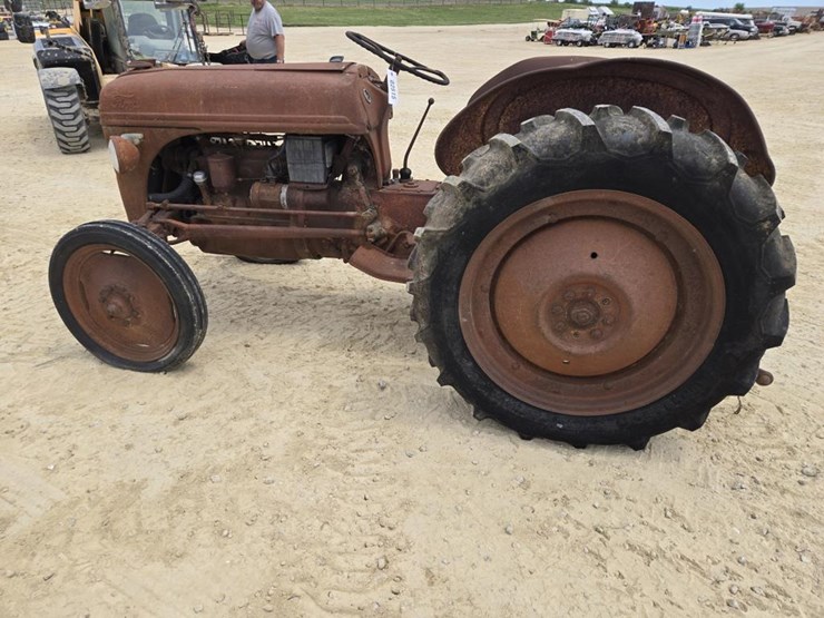 ford-8n-image-3