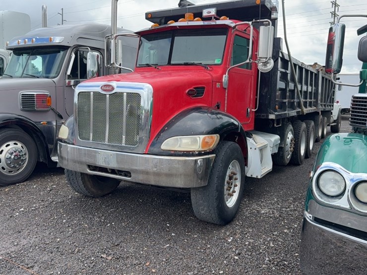 2006-peterbilt-335-image-1