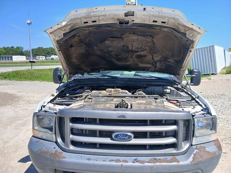 2003-ford-f550-image-17