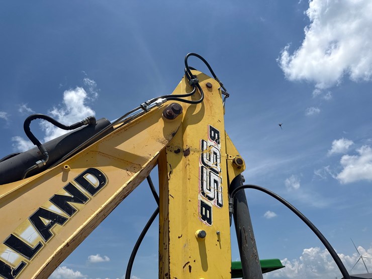 2009-new-holland-b95b-image-7