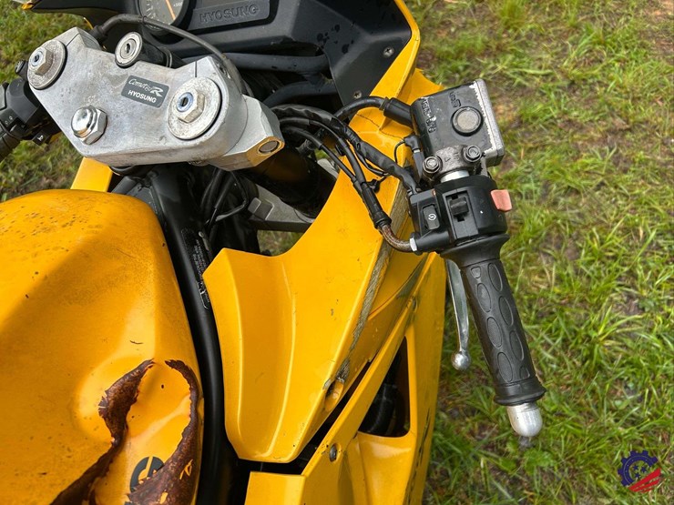 2008-hyosung-gt650-motorcycle-image-5