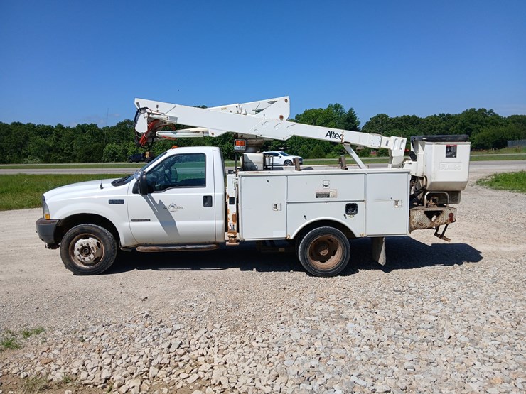 2003-ford-f550-image-3