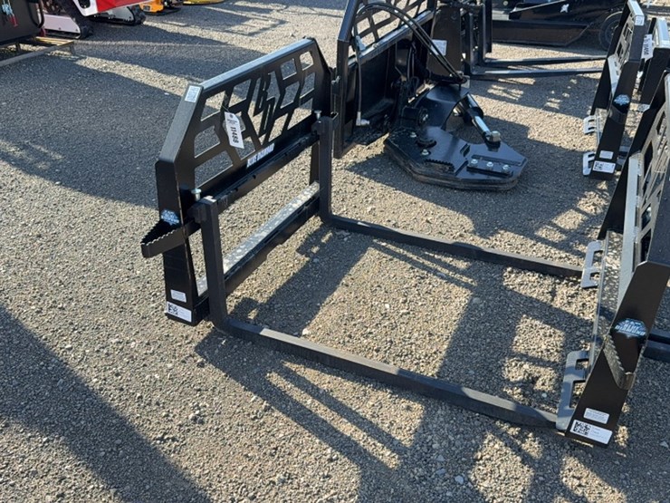 #2038-•-blue-diamond-48"-skid-steer-block-pallet-forks-image-2