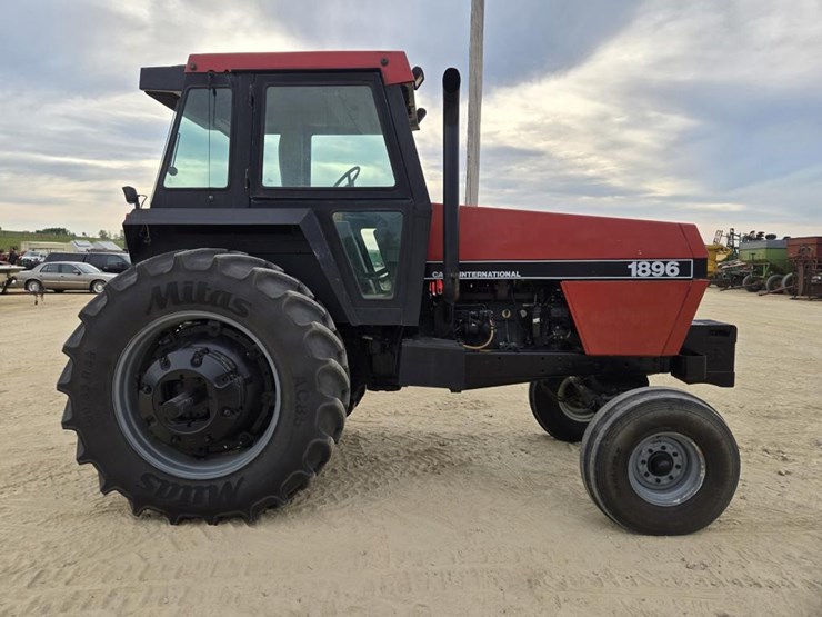 1989-case-ih-1896-image-8