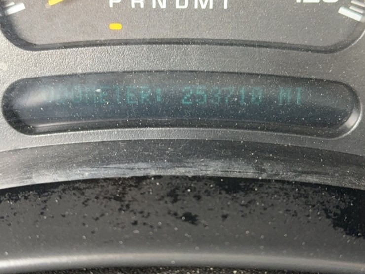 2005-chevrolet-3500-image-22