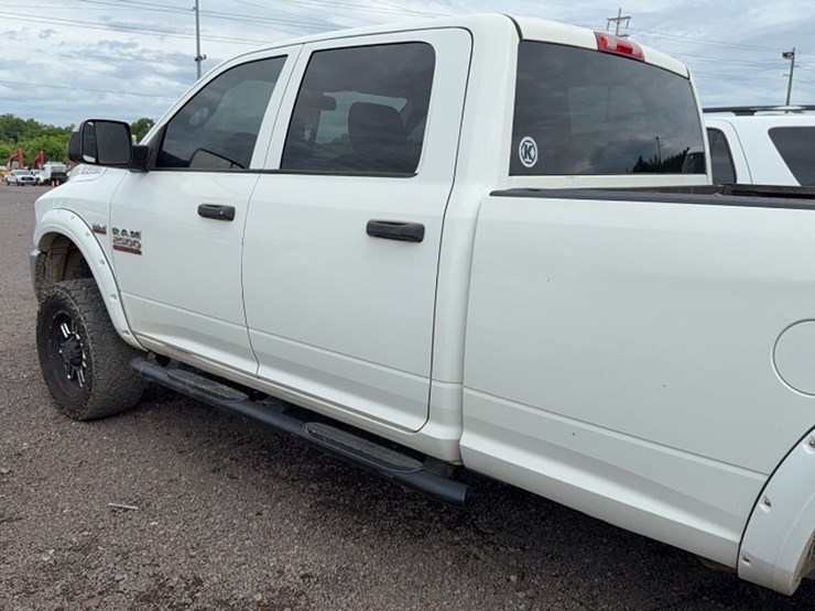 2014-dodge-2500-image-12