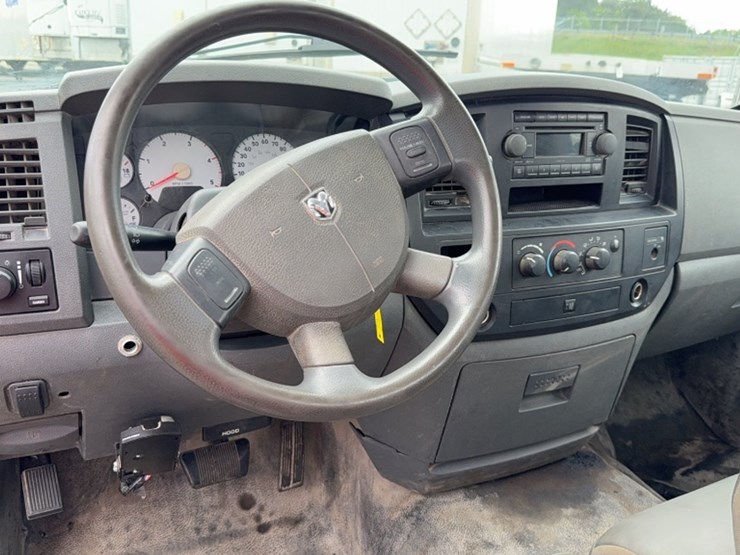 2007-dodge-3500-image-19