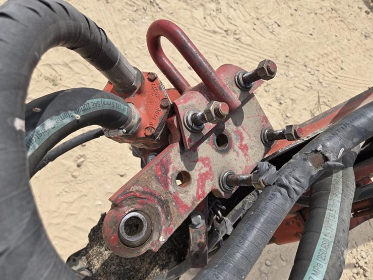 new-holland-499-image-3