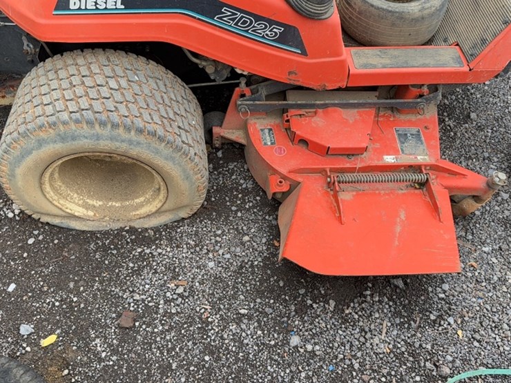 kubota-zd25-image-4