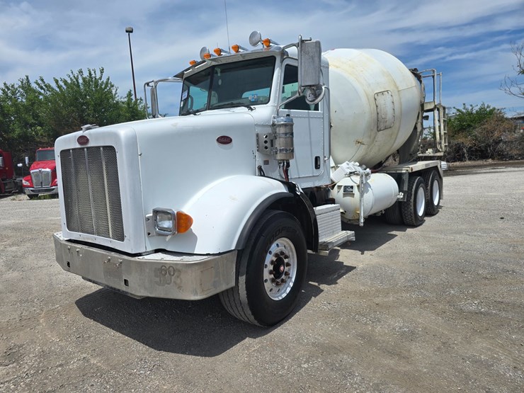 2009-peterbilt-365-image-2